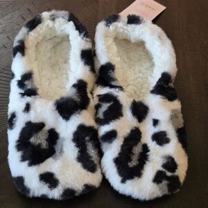 Faux Fur Slipper Socks  Gripper Bottoms. Size M/L  8-10 Cow Print New